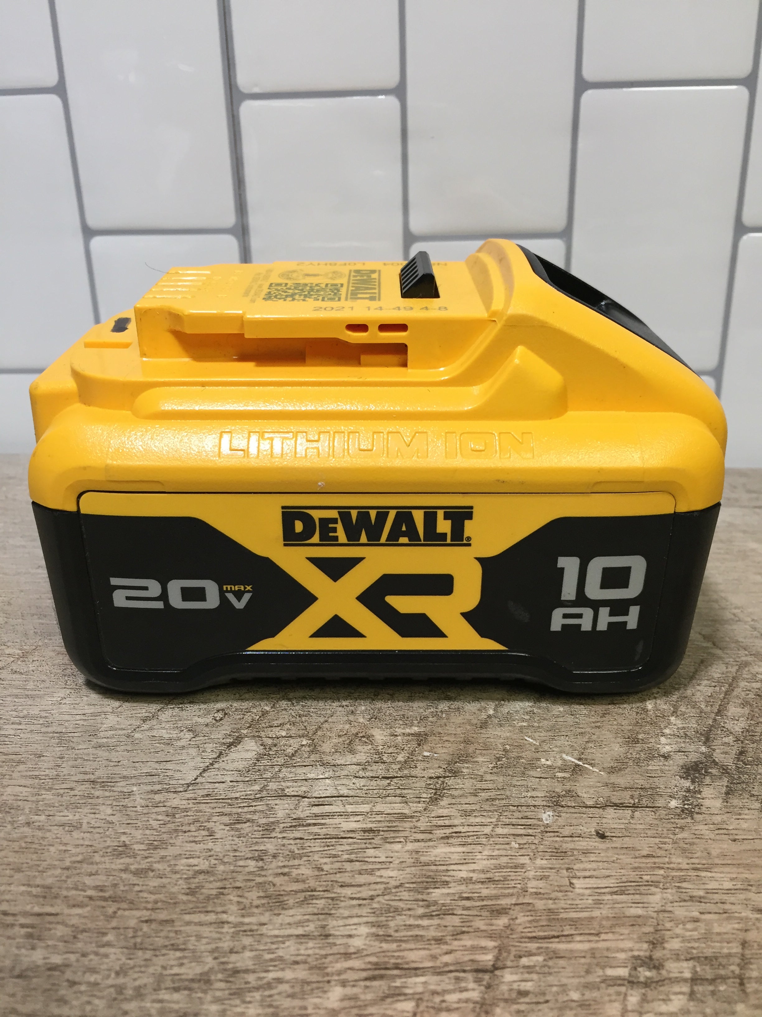 DEWALT DCB210 20V MAX XR 10.0Ah Lithium Ion Battery *Genuine* (7019875238071)